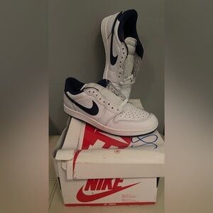 Air Jordan 1 Retro Low navy/white Size 9 With Box